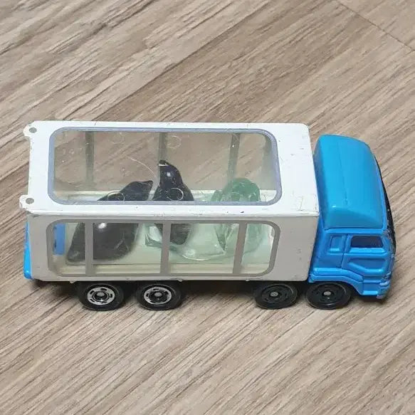 [BUNJANG] Tomica 47 Penguin Animal Transporter Truck / 토미카 47 동물 운반차 - 펭귄