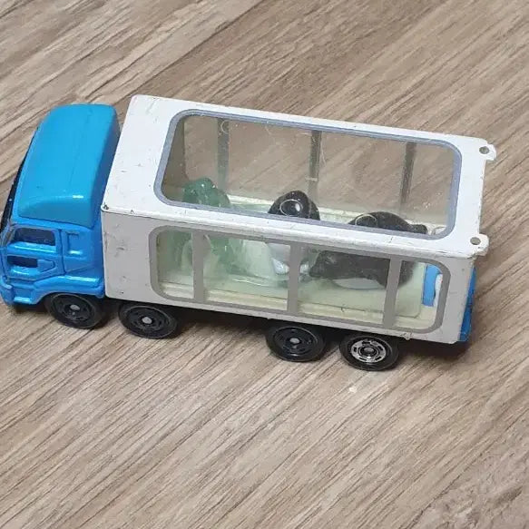 [BUNJANG] Tomica 47 Penguin Animal Transporter Truck / 토미카 47 동물 운반차 - 펭귄