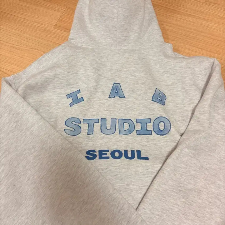 [BUNJANG] Iab Studio Seoul Hoodie Light Grey XL / 아이앱 스튜디오 서울 후드 라이트 그레이 xl