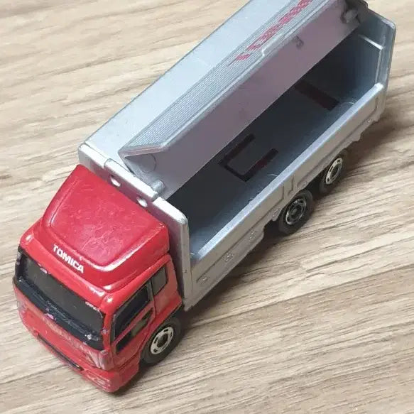 [BUNJANG] Tomica 31 Nissan Diesel Quon "Wing Truck" / 토미카31 닛산 디젤 쿠온, 일명 윙카