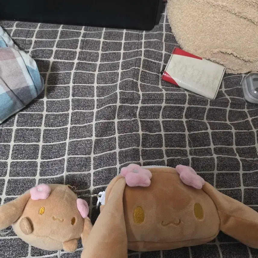 [BUNJANG] Cinnamoroll Mocha Pouch &amp; Mochi Squishy Keychain Set / 시나모롤 모카 파우치, 모카 모찌 말랑이 키링