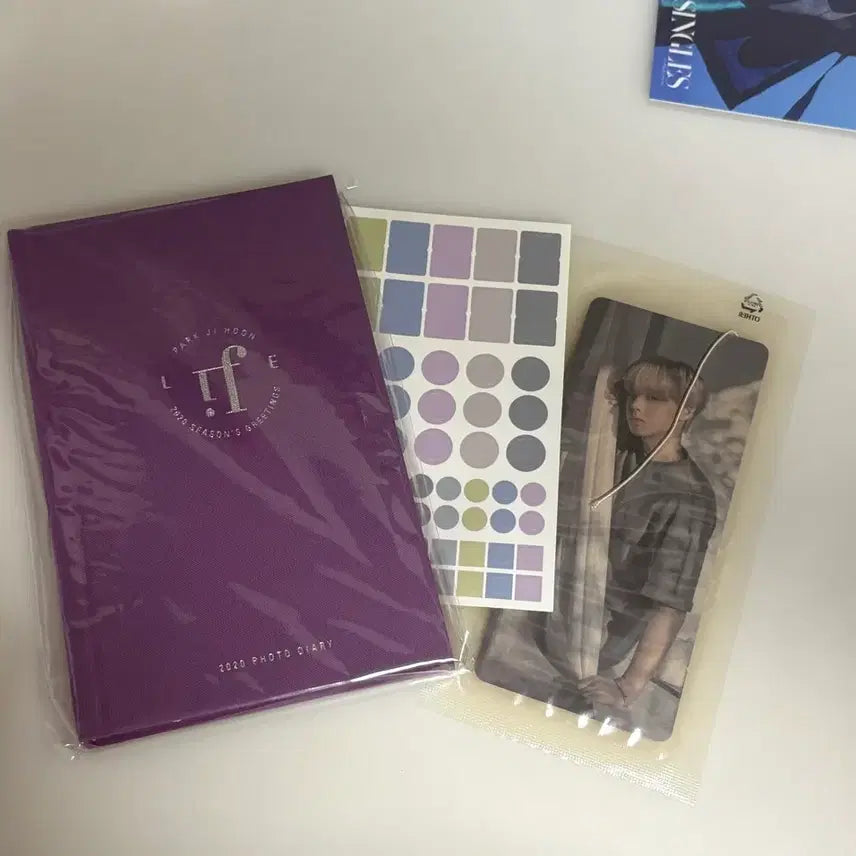 [BUNJANG] Park Jihoon 2020 Photo Diary, Sticker, Car Air Freshener Set / 박지훈 2020 포토 다이어리 + 스티커 + 차량 방향제