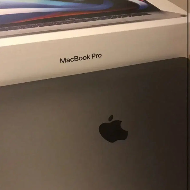 [BUNJANG] Apple MacBook Pro 16-inch Intel i9 2.3GHz 1TB 16GB 2019 / 2019년형 16인치 인텔 맥북프로 i9 2.3 1tb 16gb