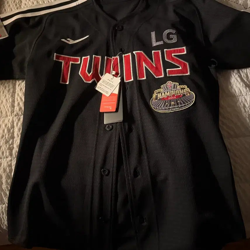 [BUNJANG] LG Twins 2024 Authentic Championship Patch Jersey M (Unmarked) / 2024 엘지 어센틱 원정 우승패치 유니폼 노마킹 새상품 M