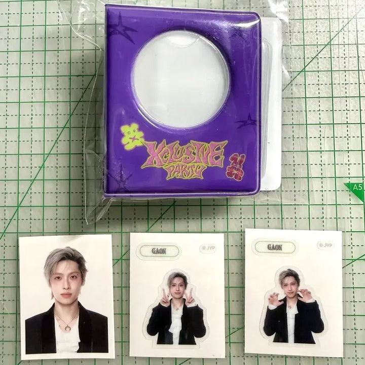 [BUNJANG] Xdinary Heroes GAON Mini Collect Book (Photocards, Stickers) / 엑스디너리 히어로즈 엑디즈 가온 미니 콜렉트북 증명사진 증사 띠부씰