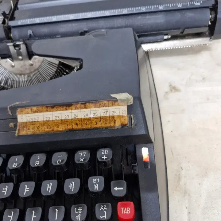 [BUNJANG] Clover Korean Typewriter / 고장난 크로버 한글 타자기 입니다