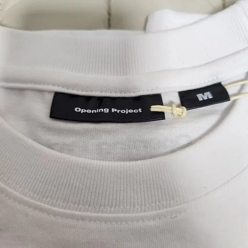 [BUNJANG] Opening Project OPP Logo Short Sleeve T-Shirt - White, Size M / [미착용&amp;새제품/반택무] 정품 오프닝프로젝트 OPP로고 반팔티 M