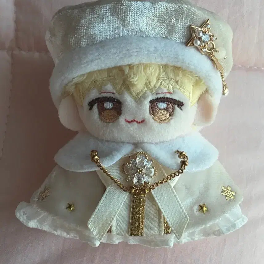 [BUNJANG] Ninimal Velvet Cape with Cream Beret / 니니멀 벨벳케이프 5cm 크림 모자포함