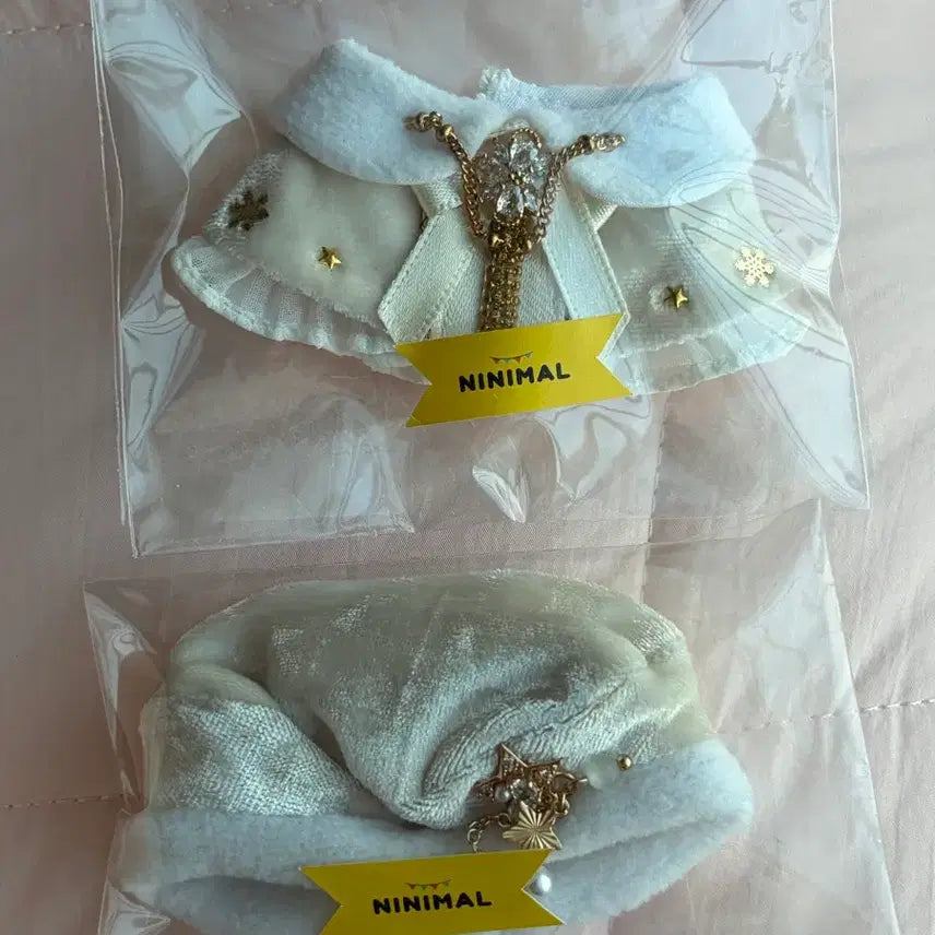 [BUNJANG] Ninimal Velvet Cape with Cream Beret / 니니멀 벨벳케이프 5cm 크림 모자포함