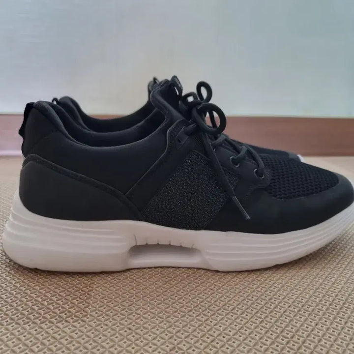 [BUNJANG] Lightweight Sneakers (245mm) / 가벼운 운동화. 245