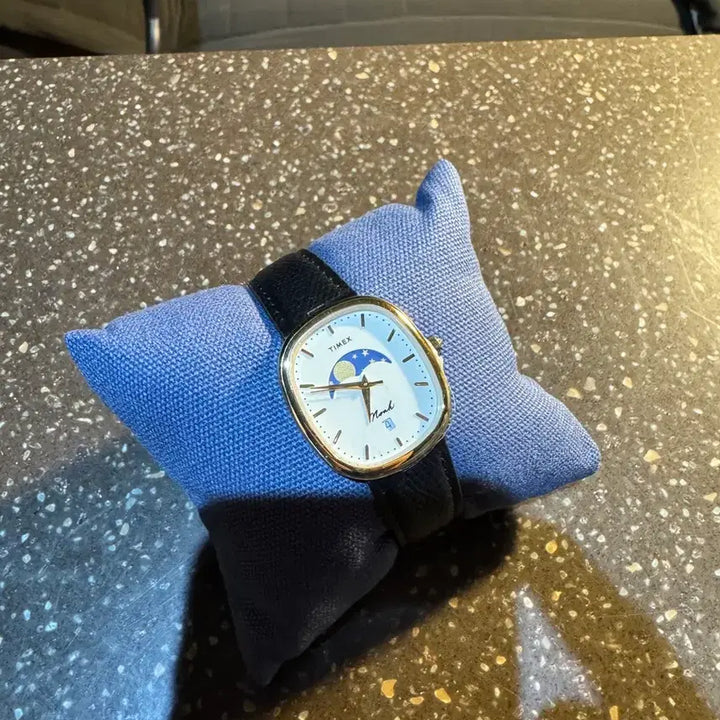 [BUNJANG] Noah x Timex Oval Moonphase Watch Black Gold / 노아 타이맥스 오발 문페이즈 워치 블랙 골드