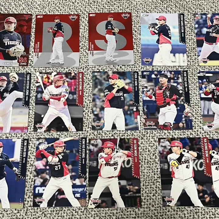 [BUNJANG] KBO Kia Tigers Baseball Cards - Holo, Parallel, Alphabet, Basic (Bundle/Individual) / 2026 kbo 야구카드 기아 타이거즈 홀로 일반 일괄 개별 교환