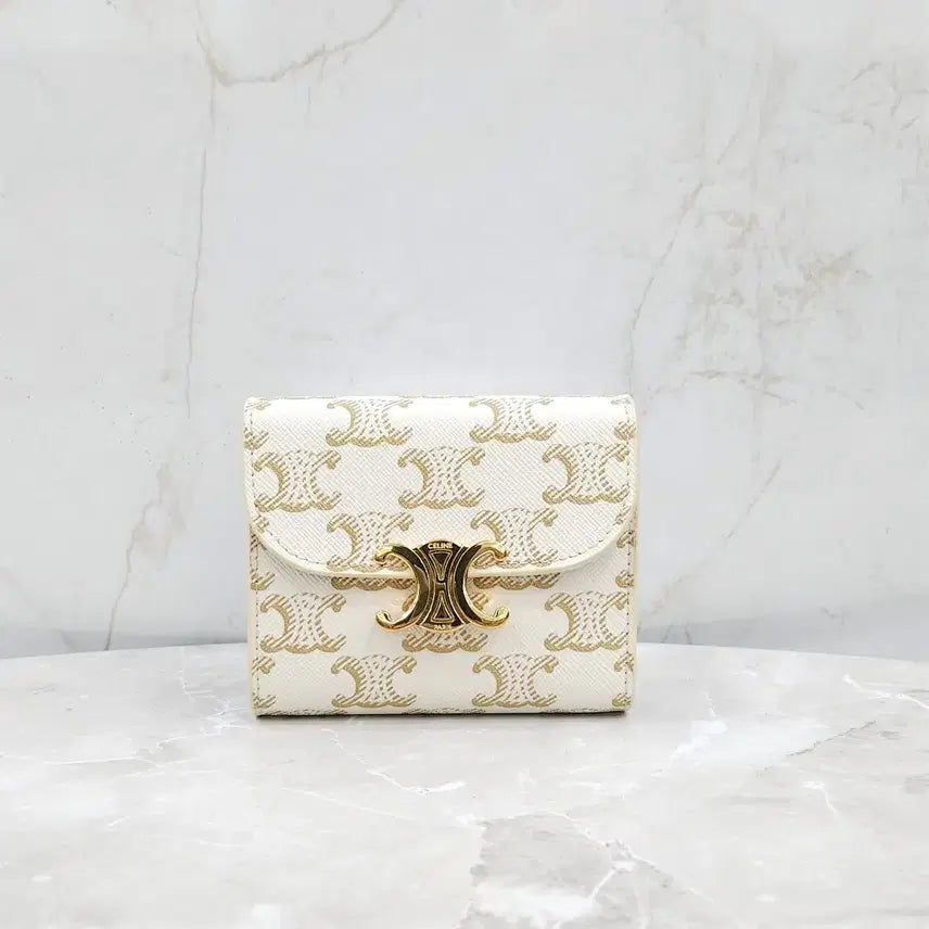 [BUNJANG] Celine Small Triomphe Flap Wallet White Tan / 셀린느 스몰 트리옹프 플랩 지갑 화이트 탠 10D782CQH