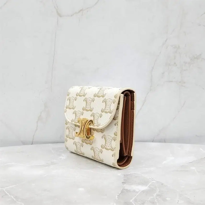 [BUNJANG] Celine Small Triomphe Flap Wallet White Tan / 셀린느 스몰 트리옹프 플랩 지갑 화이트 탠 10D782CQH