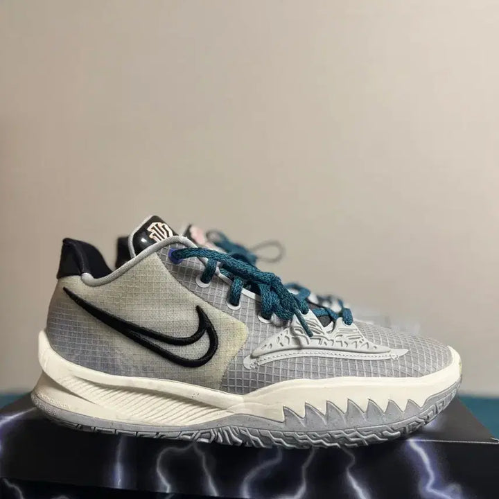 [BUNJANG] Nike Kyrie Low 4 Basketball Shoes / 카이리 로우4 농구화