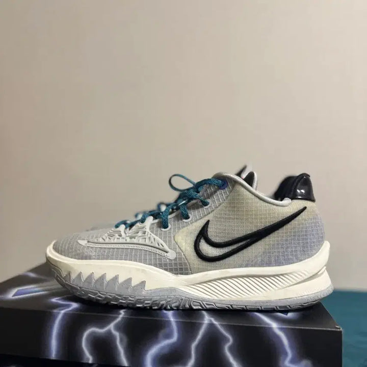 [BUNJANG] Nike Kyrie Low 4 Basketball Shoes / 카이리 로우4 농구화