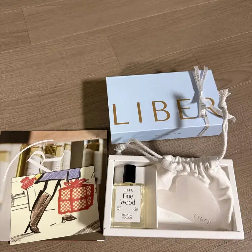 [BUNJANG] Liber Fine Wood Roll-on 15ml &amp; Guasha Set / 새제품 선물가능) 리베르 롤온 파인우드+괄사세트