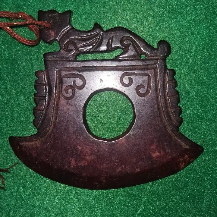 [BUNJANG] Hongshan Culture Style Jade Axe (Jade Yue) Amulet / [풍수/골동] 고풍스러운 홍산문화 스타일 옥도끼(옥월) 벽사 장식품