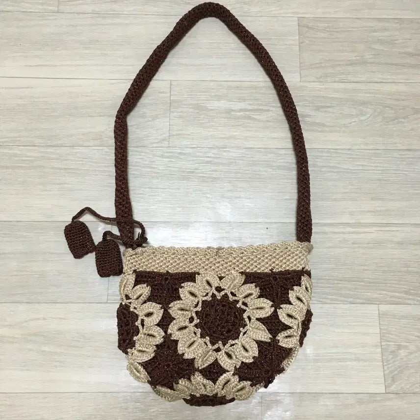 [BUNJANG] Crochet Floral Shoulder Bag Brown Beige / 크로셰 꽃무늬 숄더백 브라운 베이지