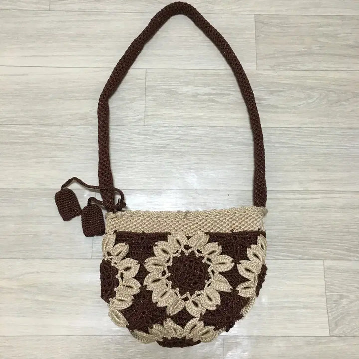 [BUNJANG] Crochet Floral Shoulder Bag Brown Beige / 크로셰 꽃무늬 숄더백 브라운 베이지