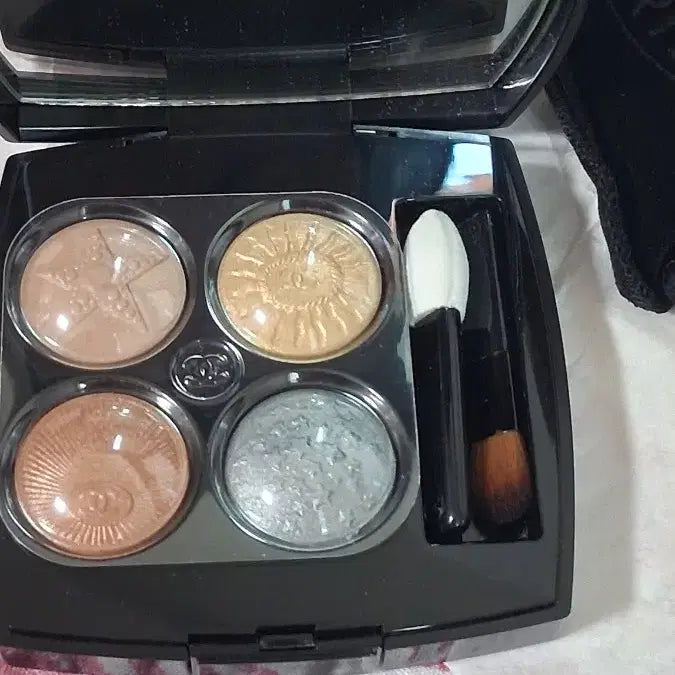 [BUNJANG] Chanel Les 4 Ombres Eyeshadow Palette 229 Button Stella / 샤넬 레 꺄트르 옹브르 버튼 스텔라 아이섀도우 229