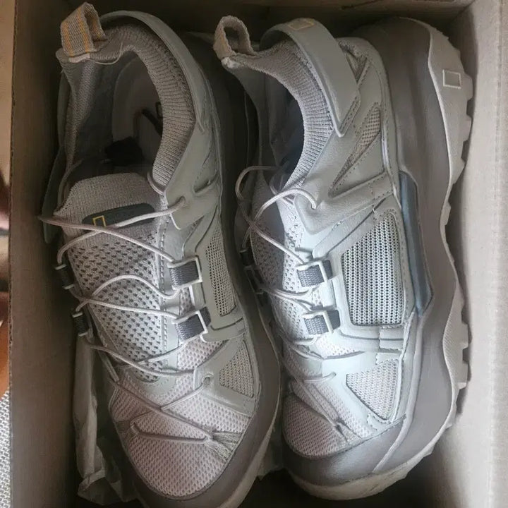 [BUNJANG] National Geographic Rover Frozen Sneakers 250mm / 내셔널지오그래픽 로버 프로즌 운동화 250 사이즈