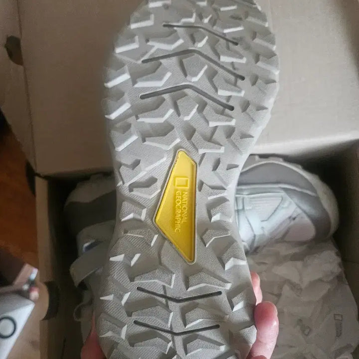 [BUNJANG] National Geographic Rover Frozen Sneakers 250mm / 내셔널지오그래픽 로버 프로즌 운동화 250 사이즈
