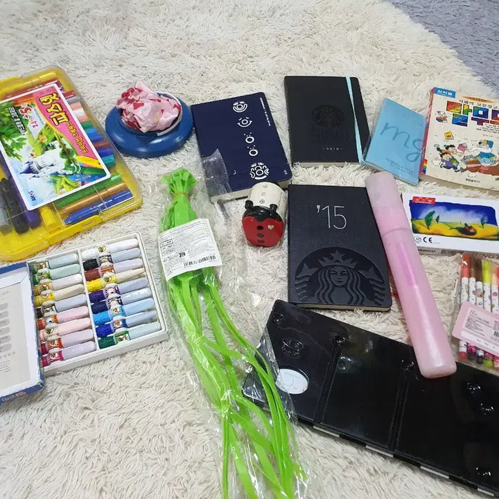 [BUNJANG] Art Supplies Bundle: Pastels, Colored Pencils, Paints, and More / 다양한 종류의 미술용품을 모아봤어요.일괄가격 파스텔, 색연필, 물감 등
