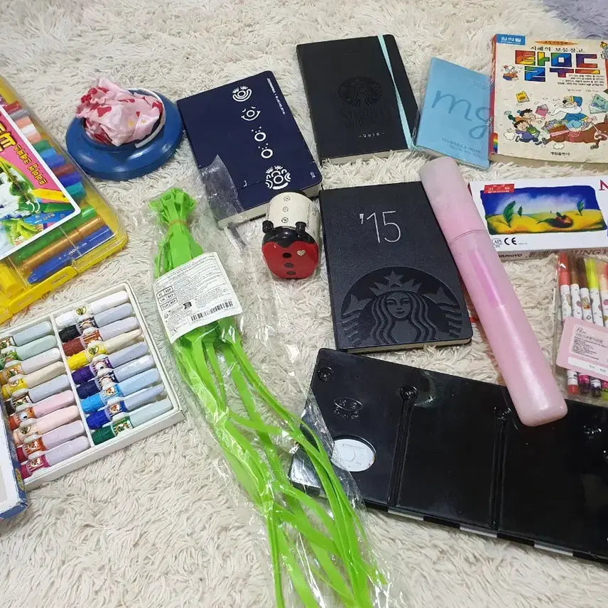 [BUNJANG] Art Supplies Bundle: Pastels, Colored Pencils, Paints, and More / 다양한 종류의 미술용품을 모아봤어요.일괄가격 파스텔, 색연필, 물감 등