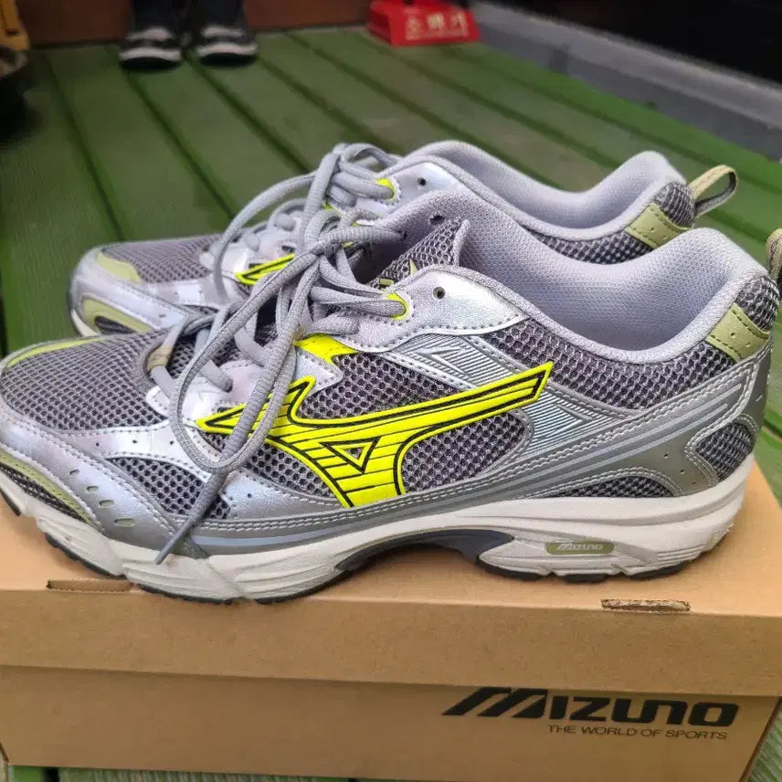 [BUNJANG] Mizuno Quiet Shade Grey Sneakers (270mm) / 미즈노 콰이엇 쉐이드 270