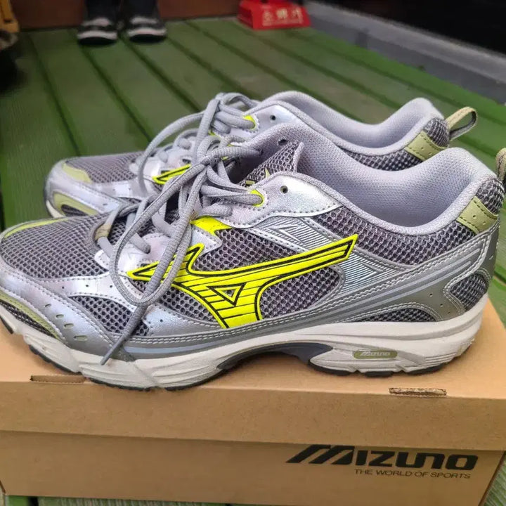 [BUNJANG] Mizuno Quiet Shade Grey Sneakers (270mm) / 미즈노 콰이엇 쉐이드 270