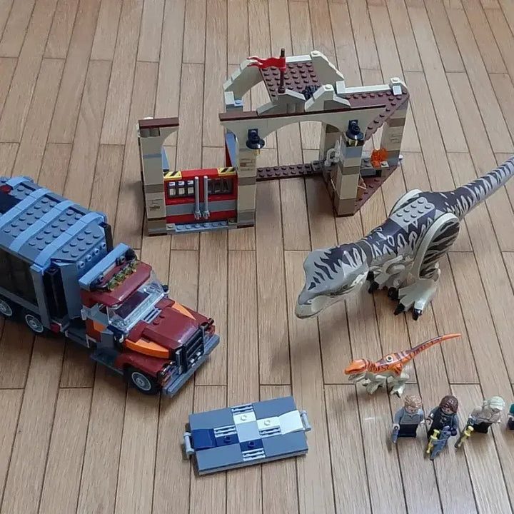 [BUNJANG] LEGO 76948 T. rex Dinosaur Breakout Set / 레고 76948 티라노사우르스와 아트로시랩터  공룡의 탈출