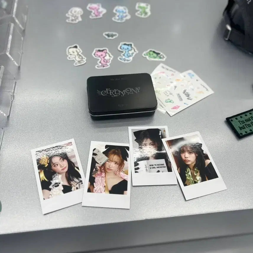 [SOLD OUT] QWER 세레모니 팝업 폴라로이드 데코 세트 틴케이스