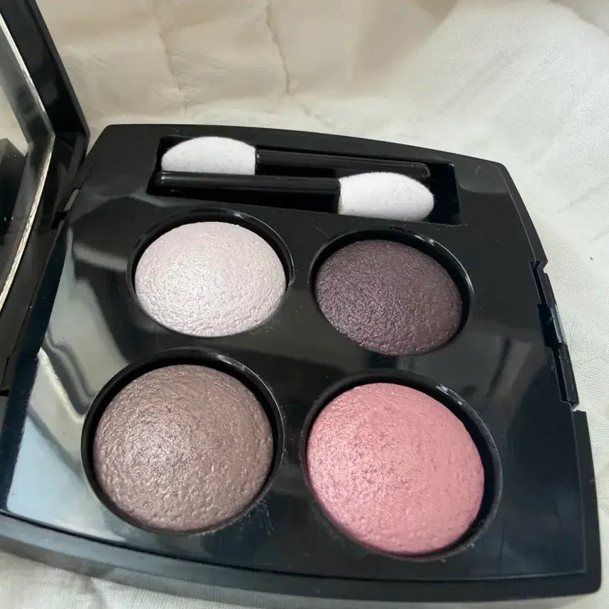 [BUNJANG] Chanel Les 4 Ombres Eyeshadow Palette 202 Tissé Camélia / 샤넬 4구 섀도우 팔레트 202
