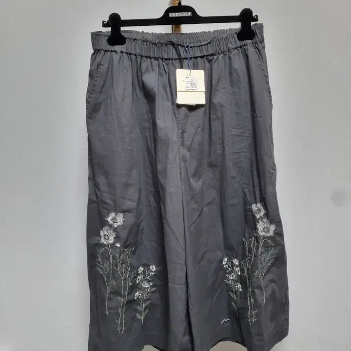 [BUNJANG] Super Hakata Grey Flower Embroidery Pants / 슈퍼하카타 그레이 꽃 자수 바지