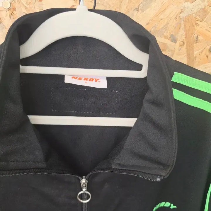 [BUNJANG] NERDY Neon Green Tracksuit Set / NERDY 널디 형광 져지 팬츠 세트