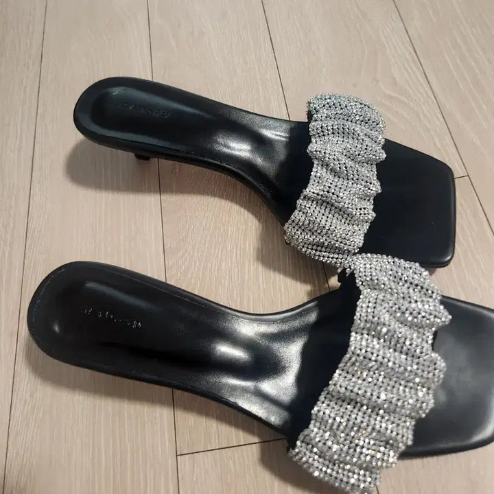 [BUNJANG] Sparkling Cubic Black Sandals / 여름신발(새상품)