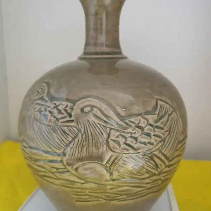 [BUNJANG] Qing Dynasty Celadon Vase with Dragon Motif / 중국도자기명품청나라청자관요오리양각문관구병