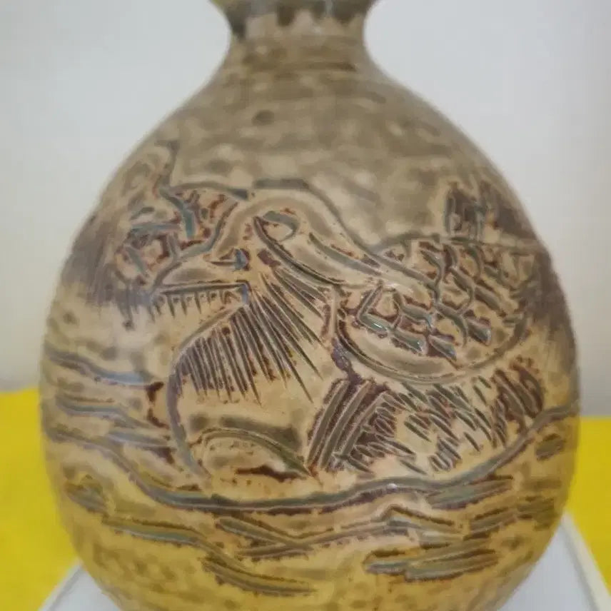 [BUNJANG] Qing Dynasty Qianlong Period Celadon Porcelain Vase with Duck Motif / 중국명품청나라양각오리문황관구병