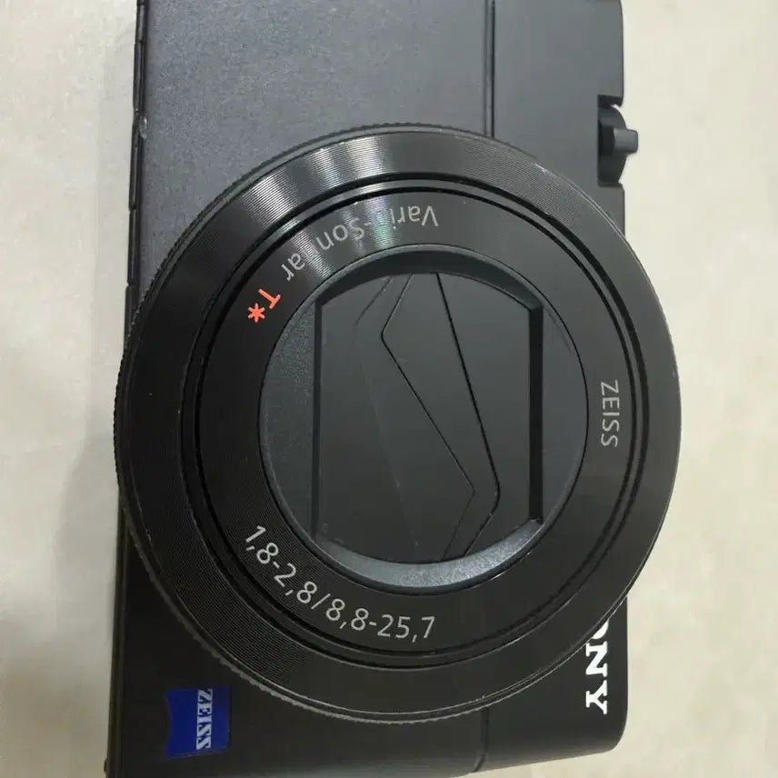 [SOLD OUT] 소니 RX100M5 + vct-sgr1 판매합니다