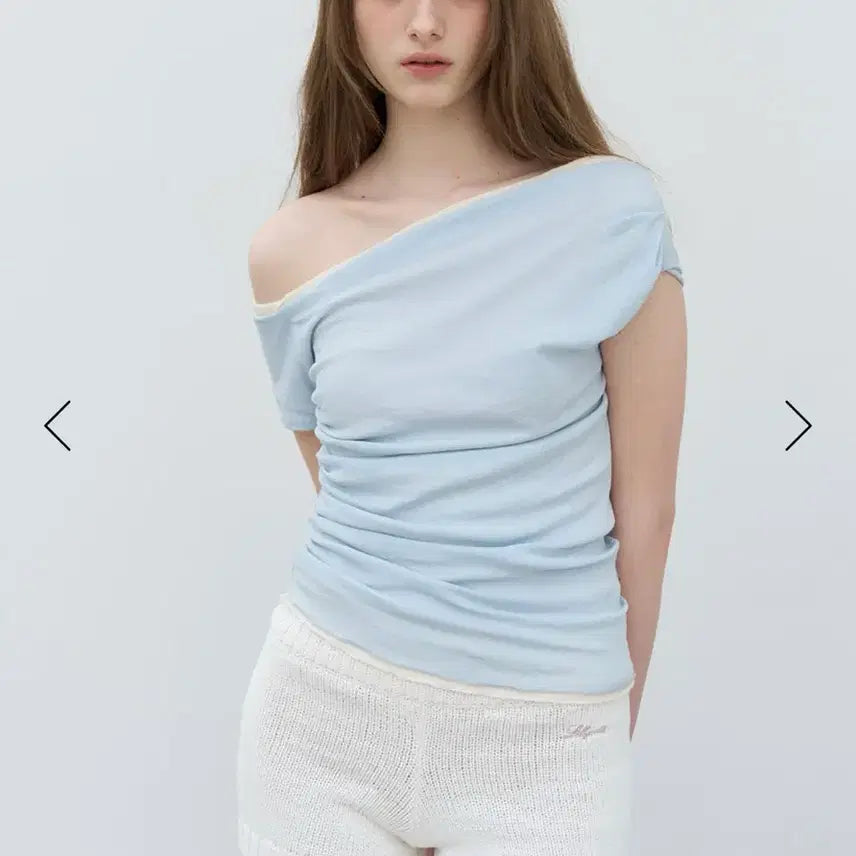 [BUNJANG] Lily Cots Off-Shoulder T-Shirt (Sealed) / 미개봉) 릴리코츠 오프셔링 티셔츠