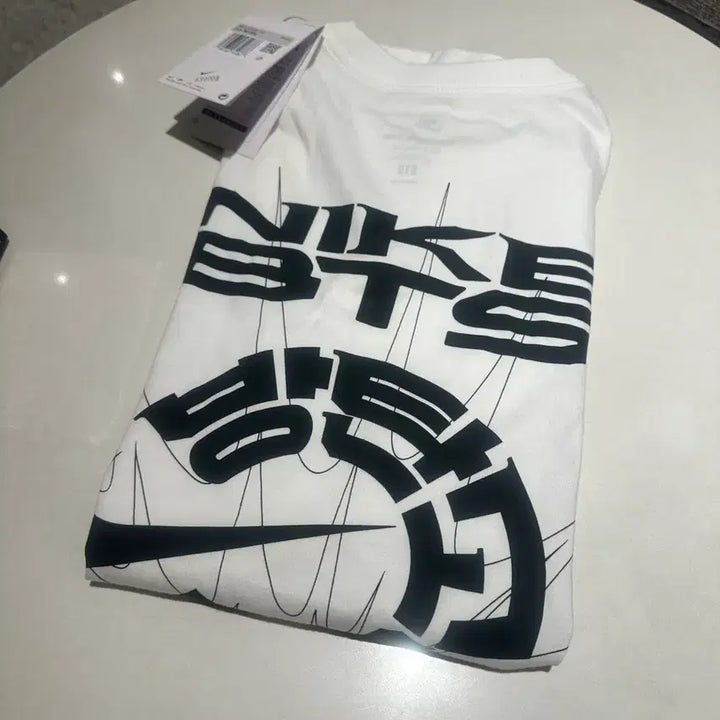 [BUNJANG] BTS x Nike Collaboration Short Sleeve T-Shirt - White XS (J-Hope Worn) / BTS x 나이키 숏슬리브 반팔 화이트 XS 새상품(홉이착용)