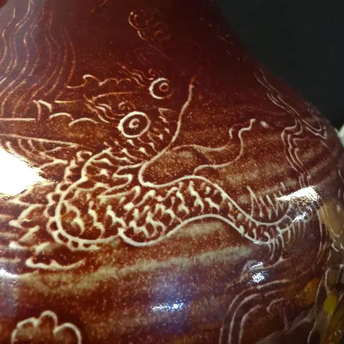 [BUNJANG] Joseon Dynasty Red Glaze Celadon Porcelain Vase with Incised Dragon Motif / 260616-1 홍유 선각 운용문천구병