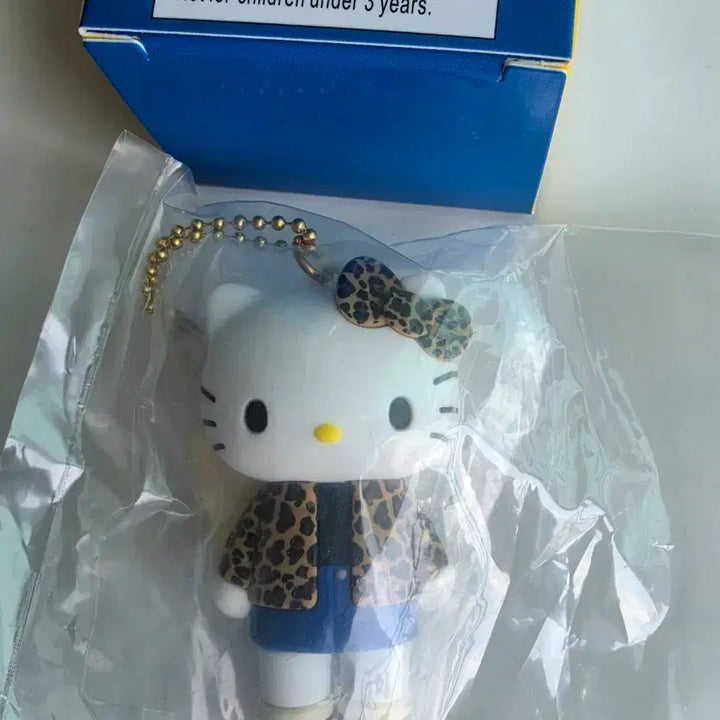 [BUNJANG] Hello Kitty 50th Anniversary Mascot Figure Leopard Keychain / (새상품)50주년 헬로키티 마스코트 피규어 레오파드 키티키링