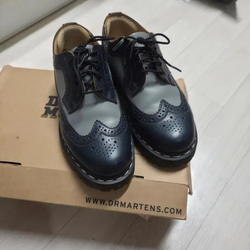 [BUNJANG] Dr. Martens Wingtip Shoes (UK 4) / 닥터마틴 윙팁