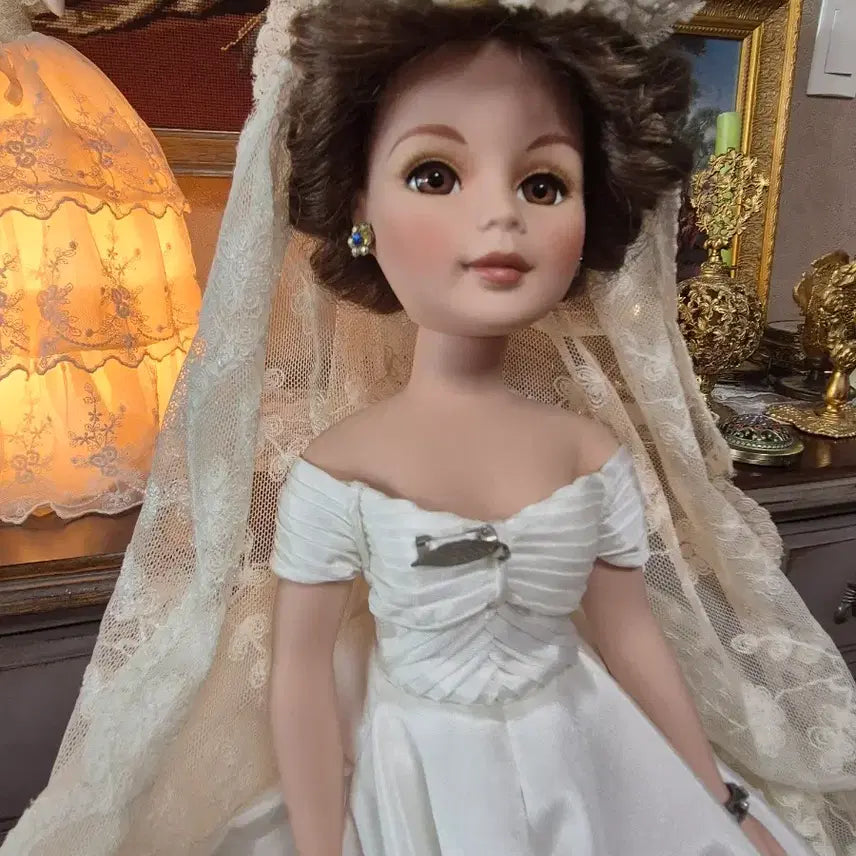 [BUNJANG] Madame Alexander Jacqueline Kennedy Wedding Dress Doll / 마담알렉산더 재클린 캐네디