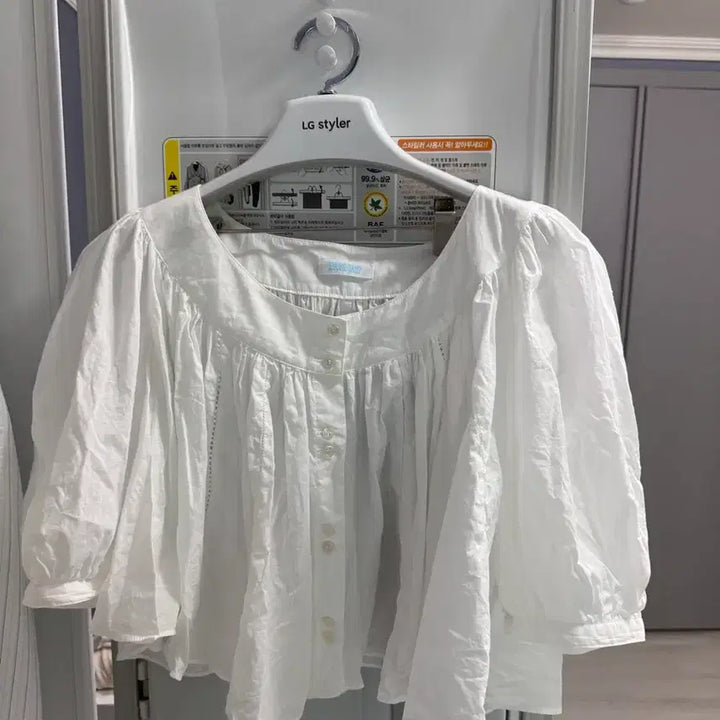 [BUNJANG] Thanat Double Button Blouse / 타낫 더블 버튼 블라우스