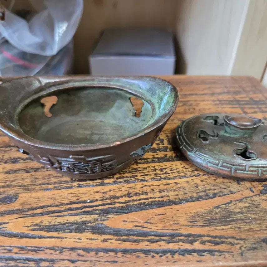 [BUNJANG] Antique Bronze Censer Shaped Like Gold Ingot / 금괴(원보) 모양의 동향로
