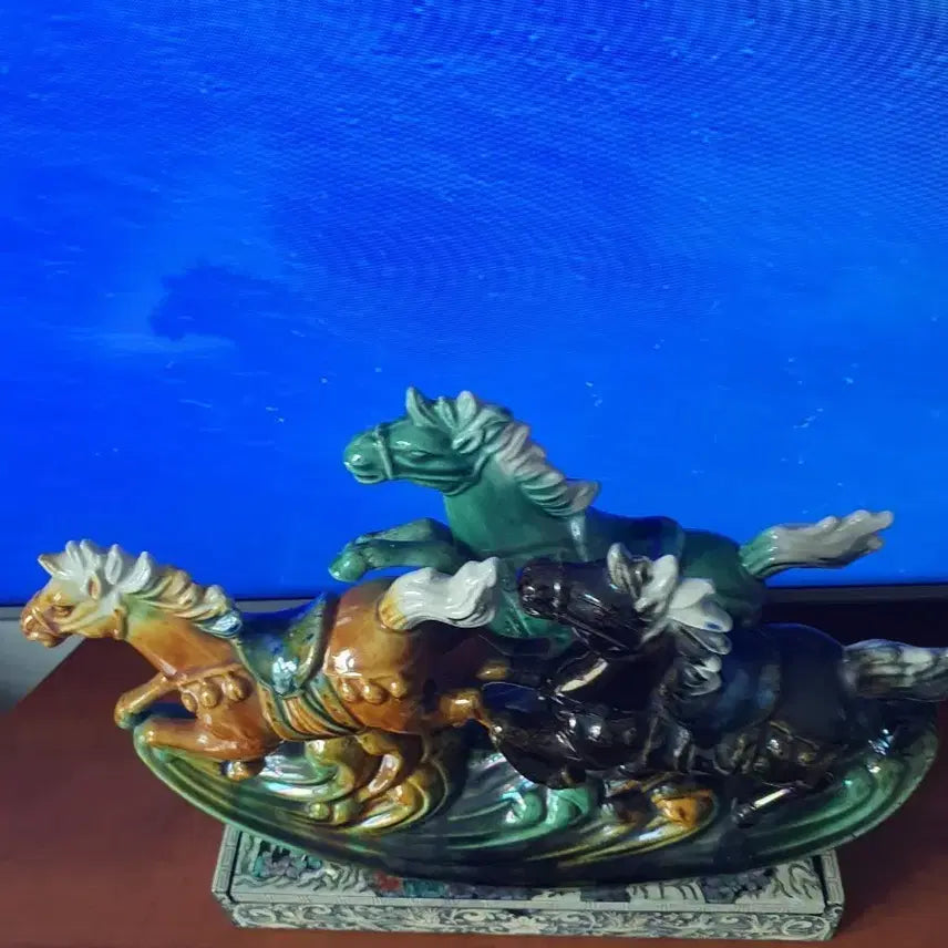[BUNJANG] Wild Galloping Horse Ceramic Figurine / 질주하는 야생마