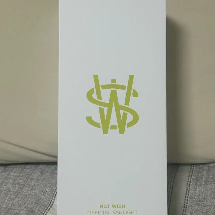 [BUNJANG] NCT WISH NCTWELOVE Official Light Stick (NewMoom) / [새상품] 엔시티위시 응원봉 뉴믐 믐뭔봄 nctwish